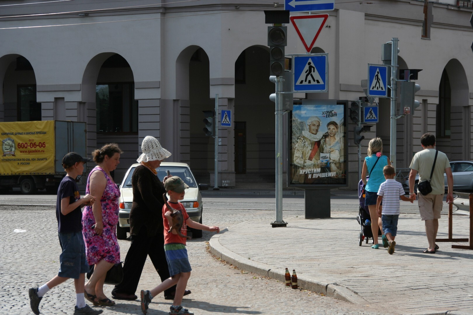 Фотография рекламного носителя, тип: Ситиформат 1.8x1.2, адрес: Кронверкский пр-т., д.55, Санкт-Петербург, Россия. Сторона B №107871