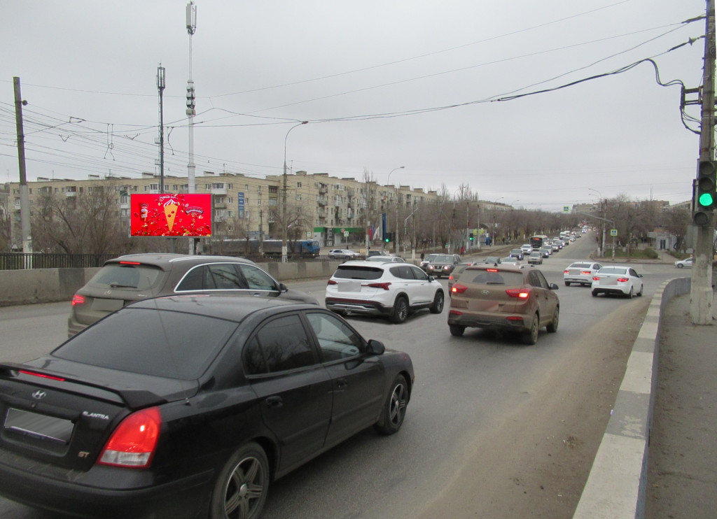 Фотография рекламного носителя, тип: Билборд 3x6, адрес: Героев Сталинграда пр-т. Х ул.Фадеева, Волгоград, Волгоградская область, Россия. Сторона Б12 №793832
