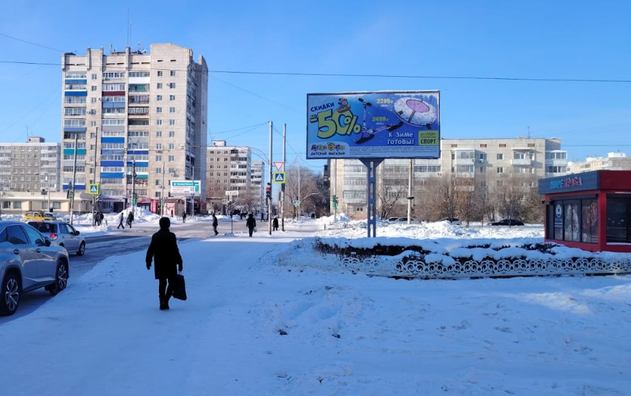 Фотография рекламного носителя, тип: Билборд 3x6, адрес: Орехова пр-т. X Победы пр-т., д.24, Комсомольск-на-Амуре, Хабаровский край, Россия. Сторона A №1370328