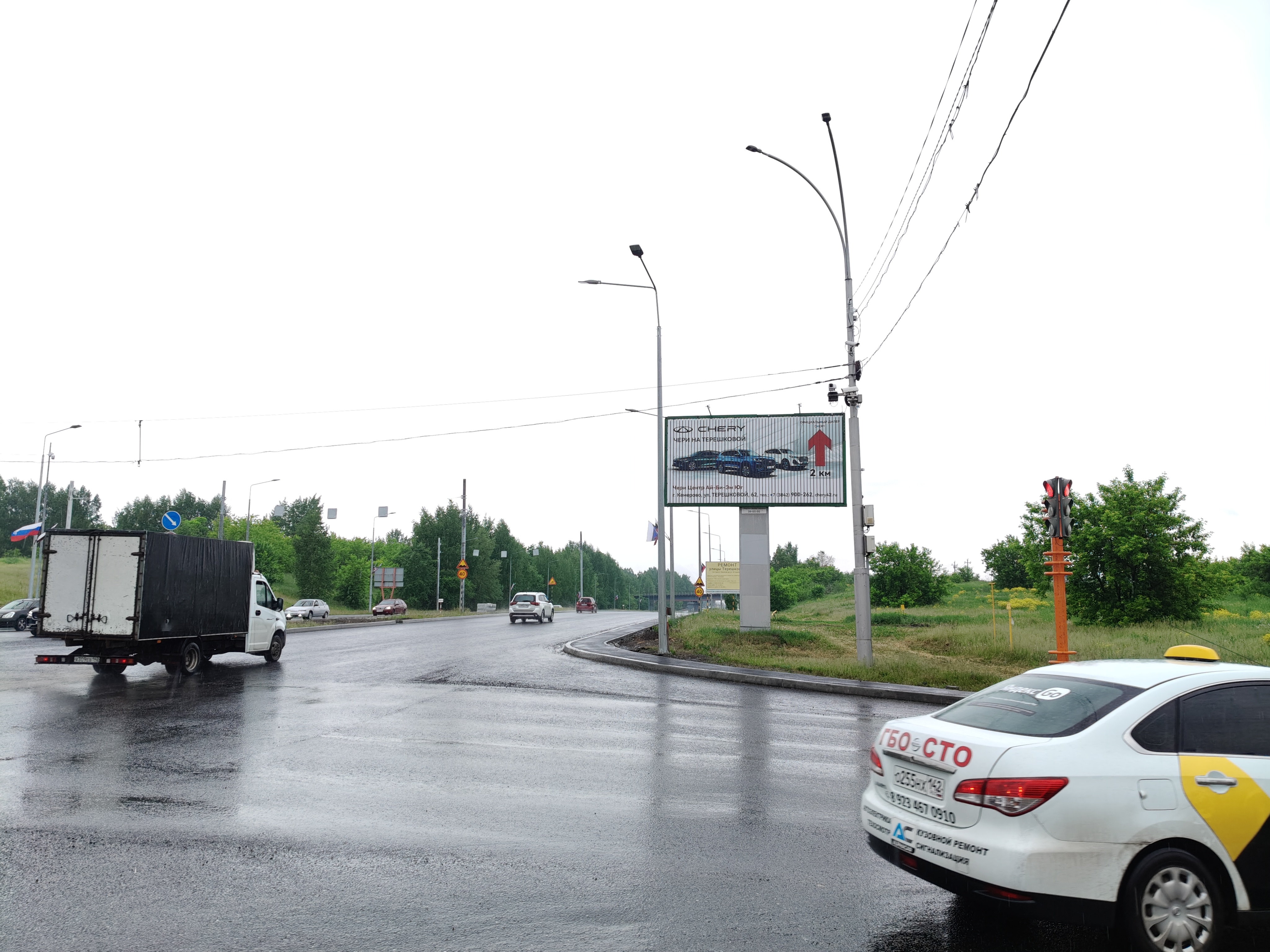 Фотография рекламного носителя, тип: Билборд 3x6, адрес: Терешковой ул. Х 62 пр-д, Кемерово, Кемеровская область, Россия. Сторона А1-А3 №1068331