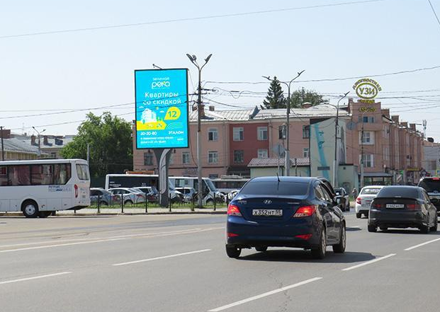Фотография рекламного носителя, тип: Нестандартный билборд, адрес: Карла Маркса пр-т. X Рождественского ул., ЖД Вокзал, Омск, Омская область, Россия. Сторона B1-B10 №850727