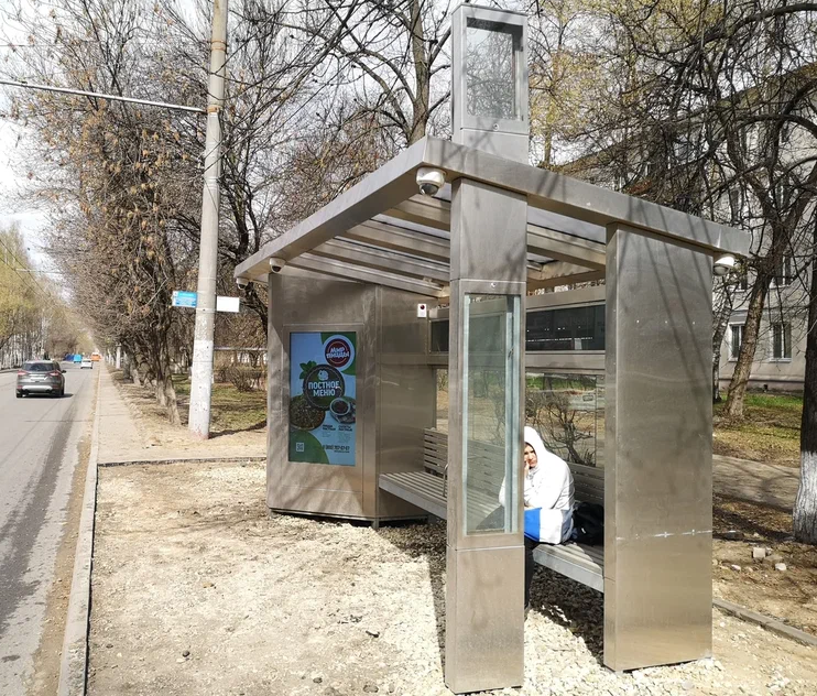 Фотография рекламного носителя, тип: Остановка, адрес: 50-летия Победы ул., ост. Генерала Клюева ул., Нижний Новгород, Нижегородская область, Россия. Сторона A1-А10 №873322