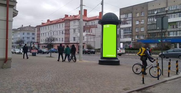 Фотография рекламного носителя, тип: Пиллар 3x1.4, адрес: Мира пр-т., Калининград, Калининградская область, Россия. Сторона A1 №223178