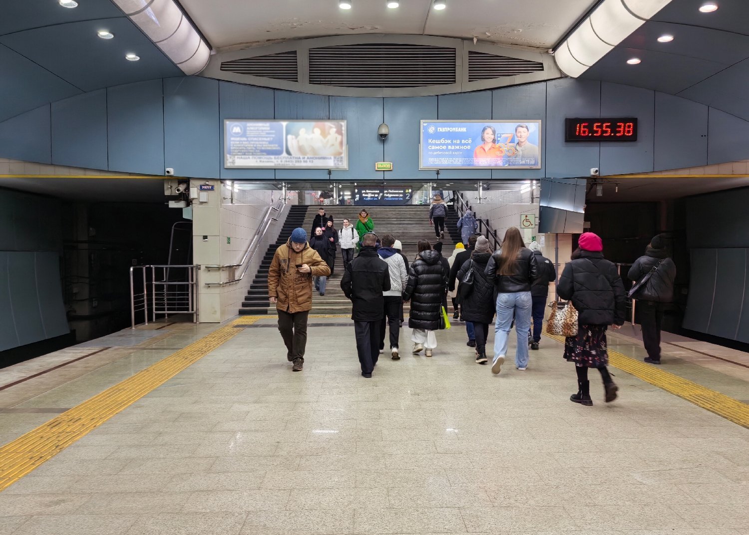 Фотография рекламного носителя, тип: Видеоэкран, адрес: Станция метро «Авиастроительная», Казань, Республика Татарстан, Россия. Сторона/вариант №1349913