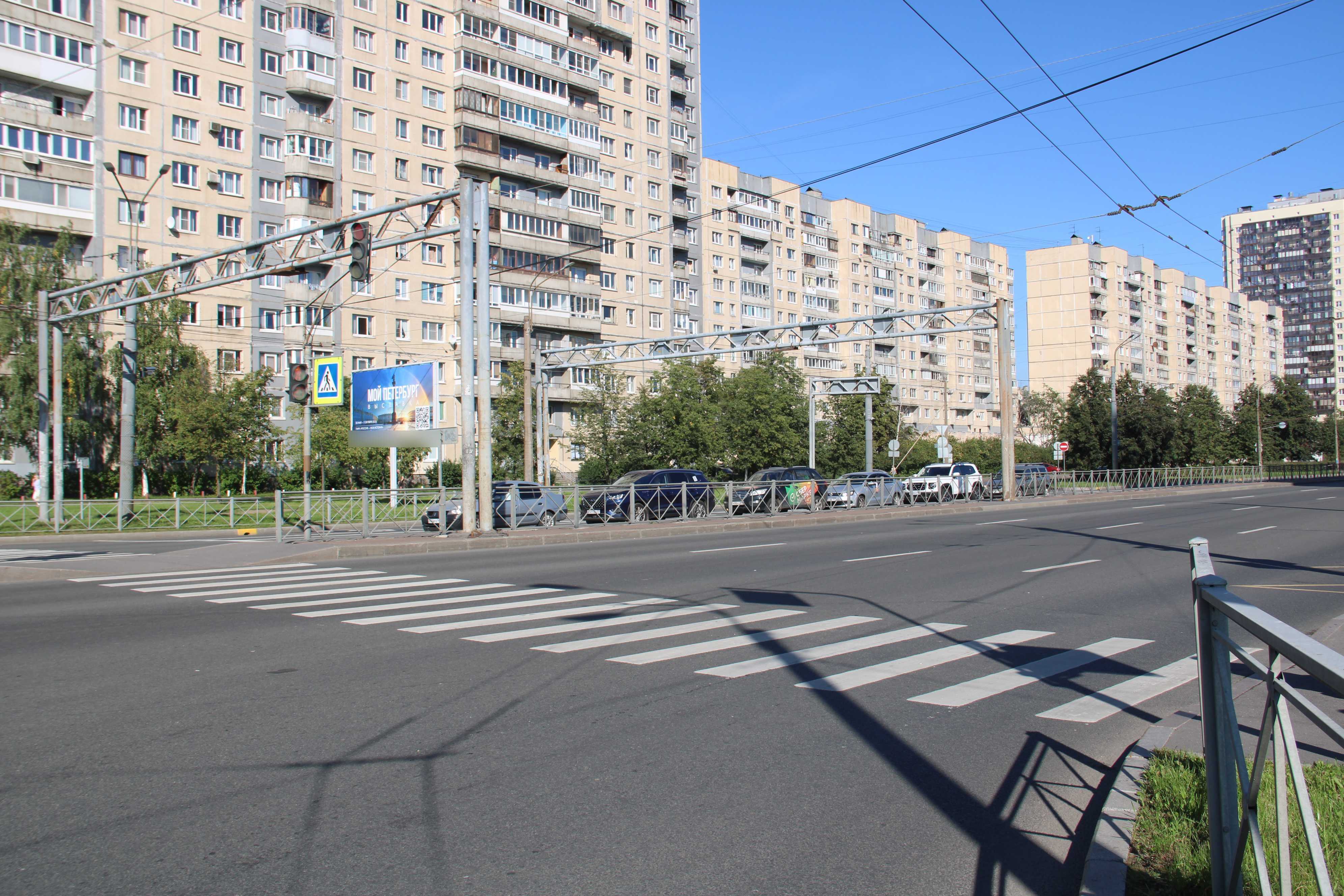 Фотография рекламного носителя, тип: Билборд 3x6, адрес: Индустриальный пр-т., д.6 Х Передовиков ул., Санкт-Петербург, Россия. Сторона Б1 №703246