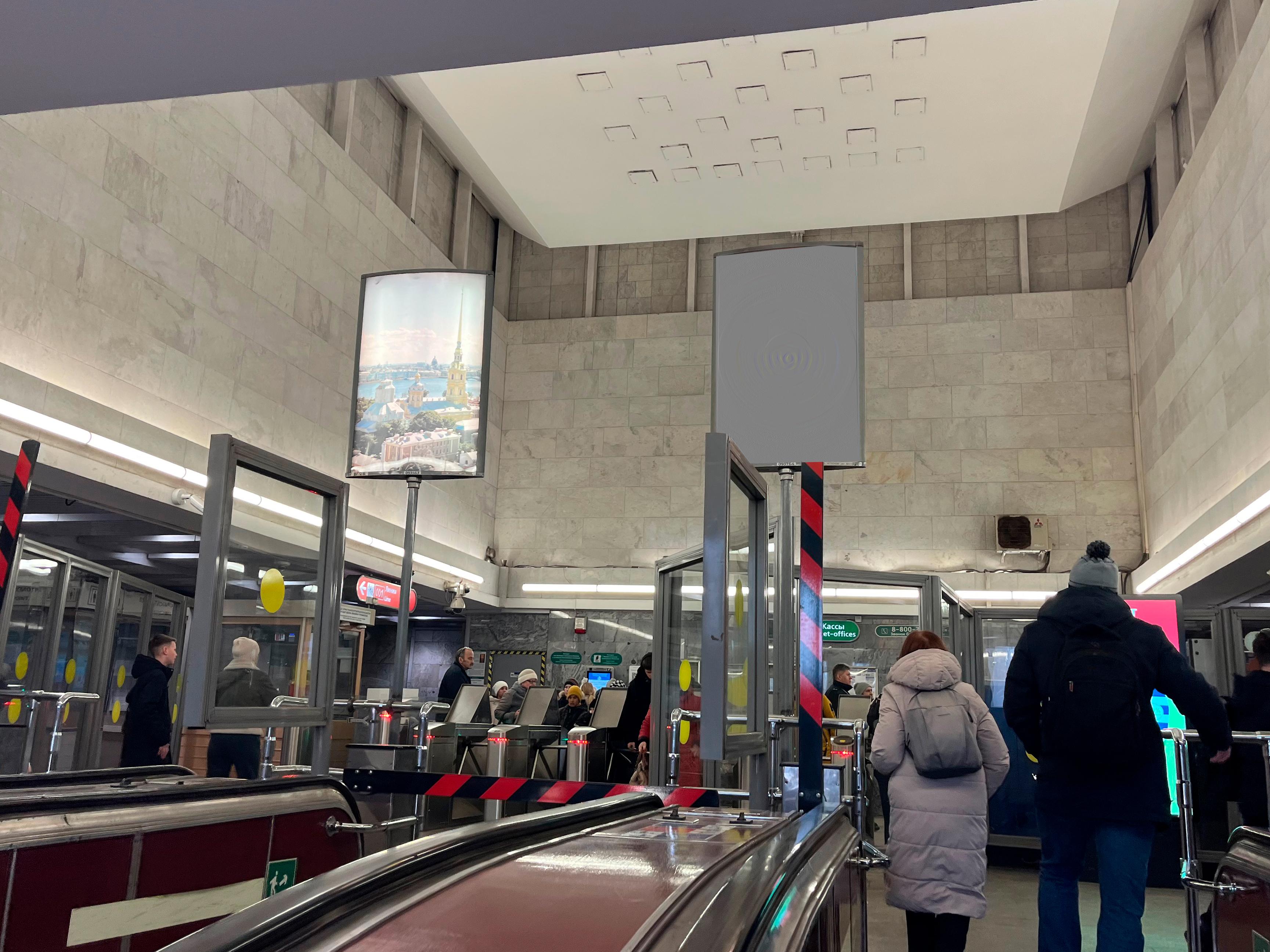 Фотография рекламного носителя, тип: Лайтбокс, адрес: Станция метро «Площадь Мужества», линия Кировско-Выборгская, Санкт-Петербург, Россия. Сторона/вариант Б №1606215