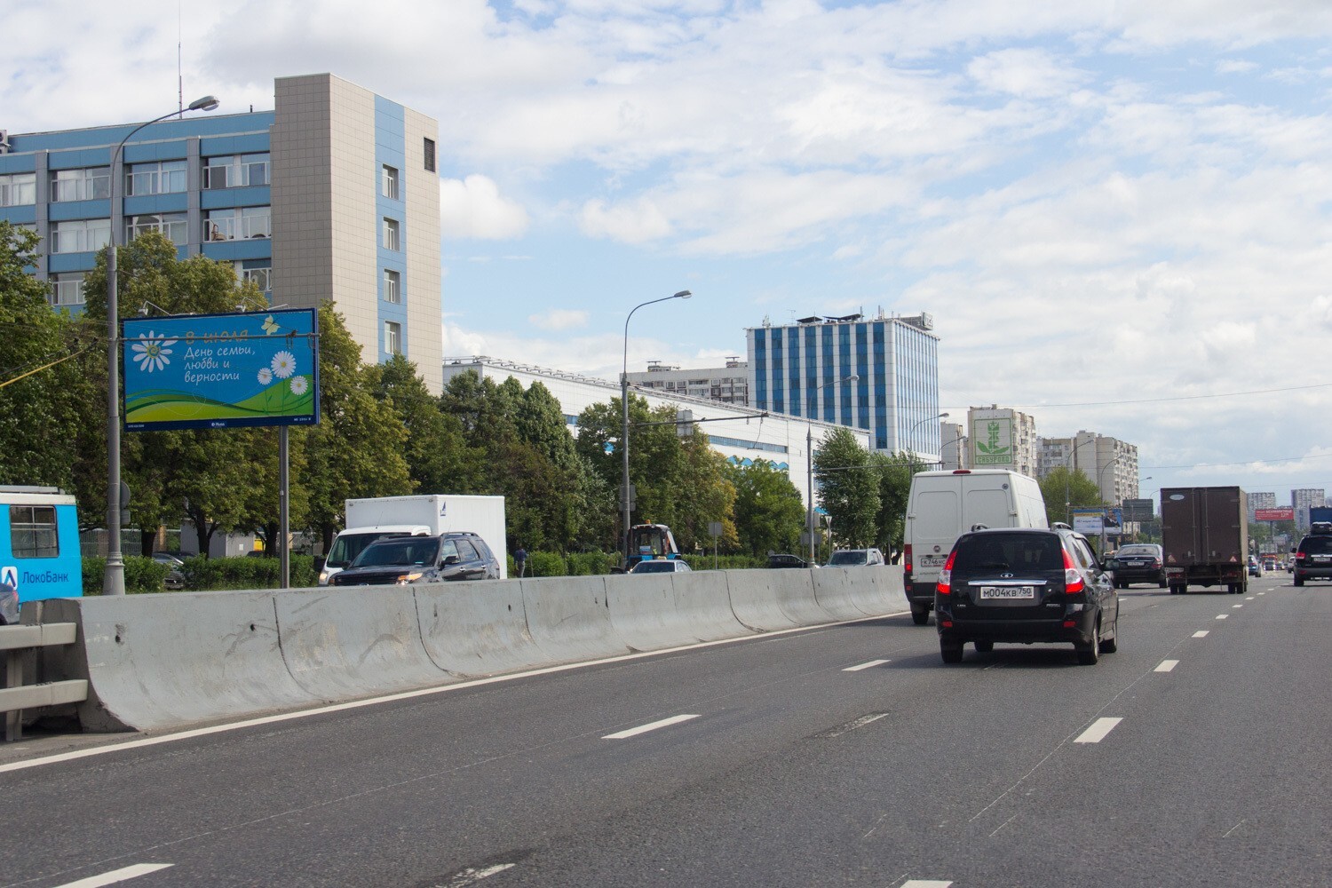Фотография рекламного носителя, тип: Билборд 3x6, адрес: Каширское ш., д.47-49, Москва, Россия. Сторона Б №117180