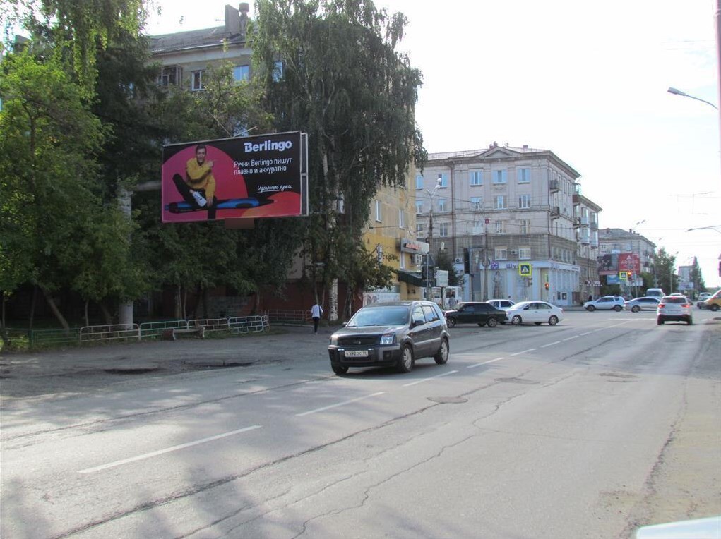 Фотография рекламного носителя, тип: Билборд 3x6, адрес: Октябрьской революции ул., д.46 X Ленина пр-т., д.62, Нижний Тагил, Свердловская область, Россия. Сторона Б №1328794