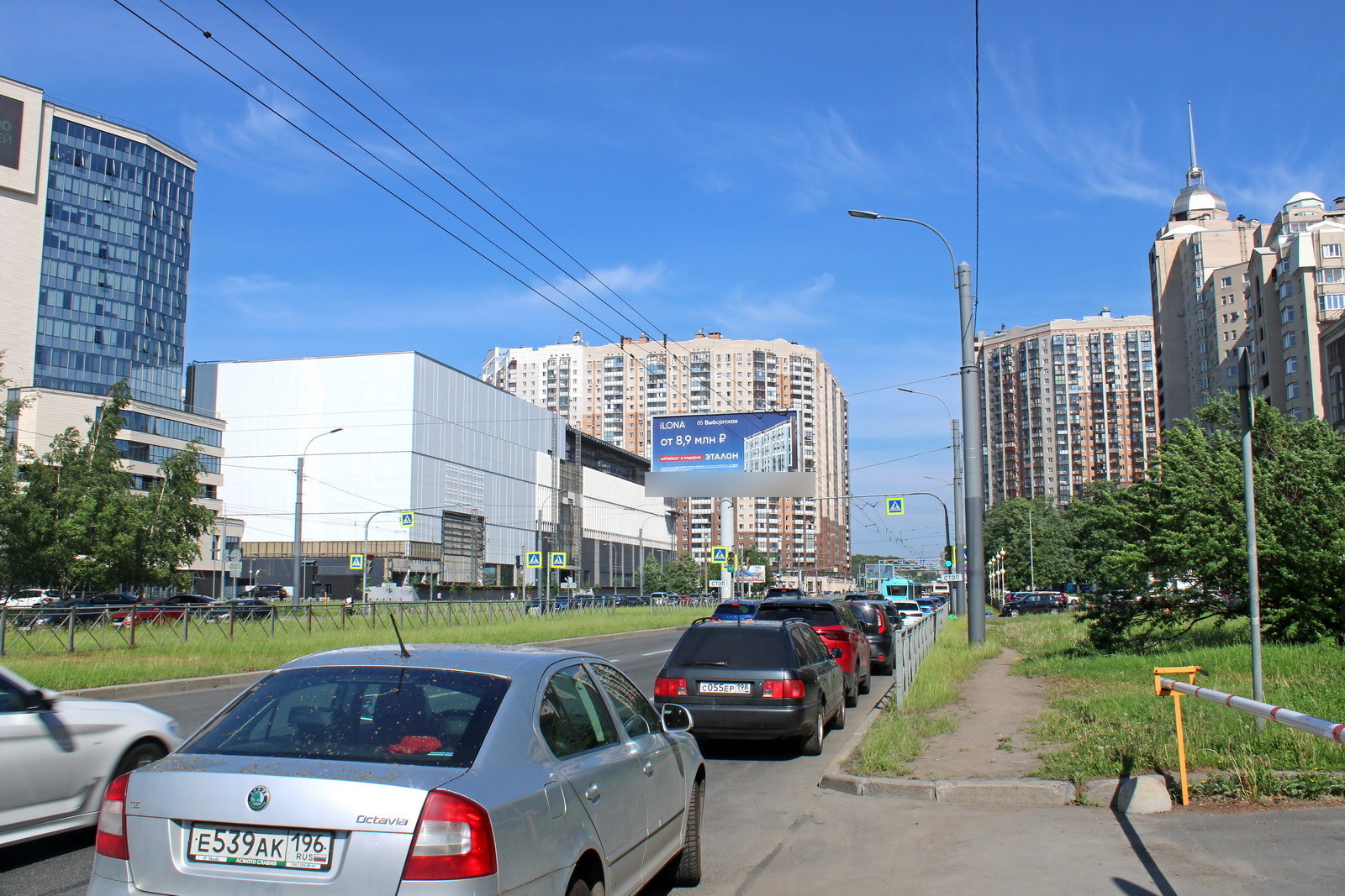 Фотография рекламного носителя, тип: Суперсайт 5x12, адрес: Богатырский пр-т., д.3 X Коломяжский пр-т., Санкт-Петербург, Россия. Сторона А1 №1088566