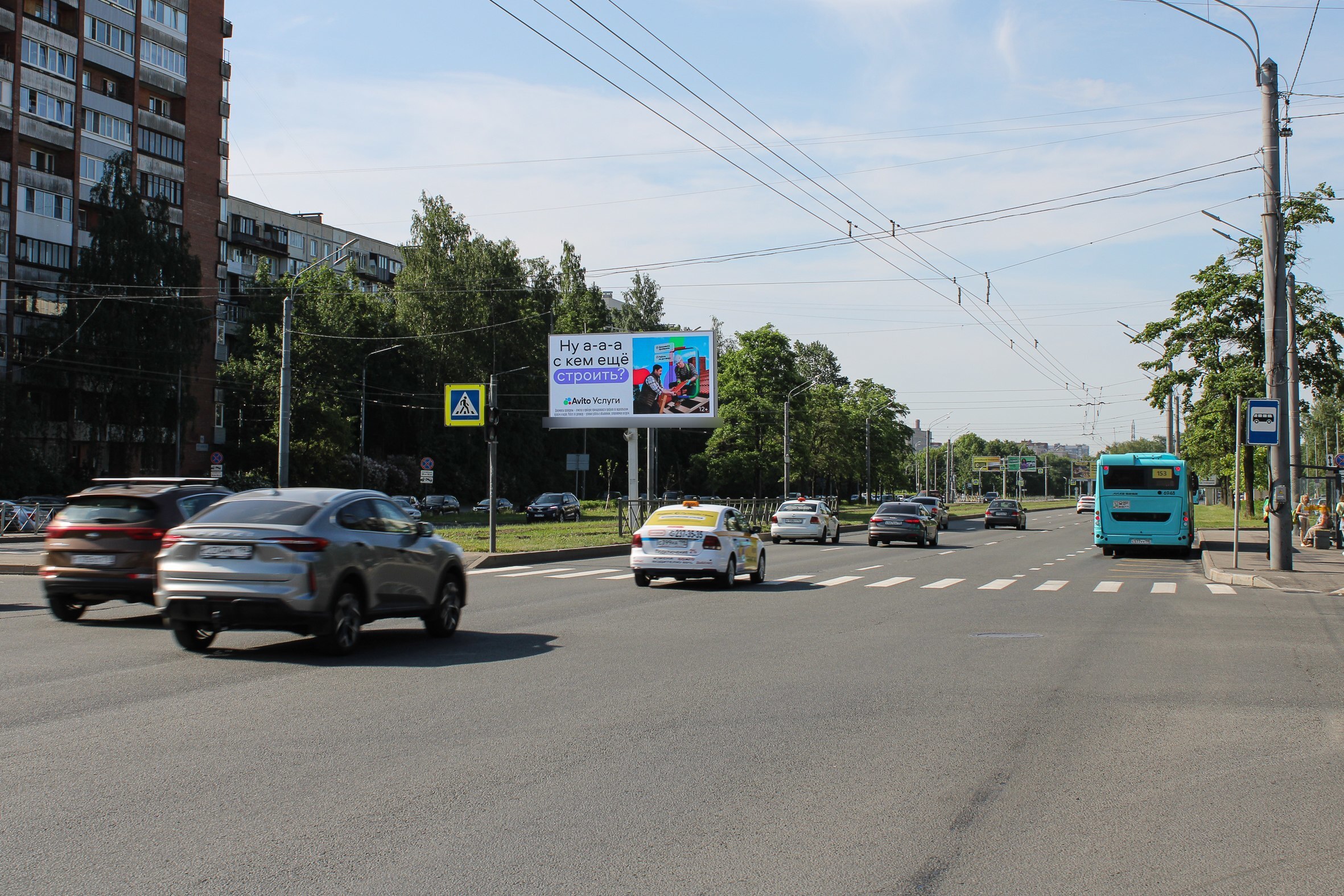 Фотография рекламного носителя, тип: Билборд 3x6, адрес: Светлановский пр-т. Х Учительская ул., д.9, корп.1, Санкт-Петербург, Россия. Сторона Б1 №703295