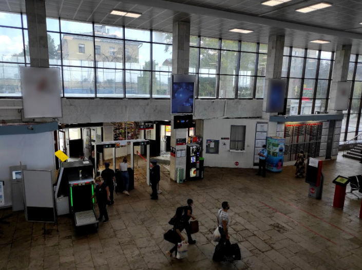 Фотография рекламного носителя, тип: Постер/баннер, адрес: ЖД вокзал «Ярославль Главный», Ярославль - Главный пл., д.1а, Ярославль, Ярославская область, Россия. Сторона/вариант А №991343