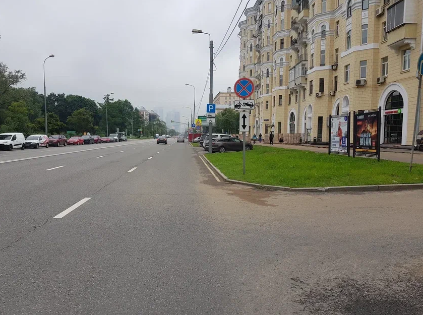 Фотография рекламного носителя, тип: Афиша 1.75x1.8, адрес: Куусинена ул., д.15, поз.2, стенд 2, Москва, Россия. Сторона A №886897