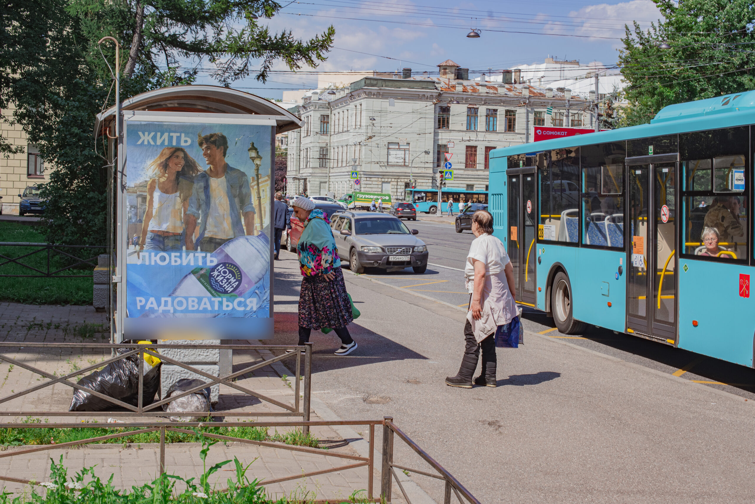 Фотография рекламного носителя, тип: Остановка 1.8x1.2, адрес: Боткинская ул., д.4, Санкт-Петербург, Россия. Сторона В №164570