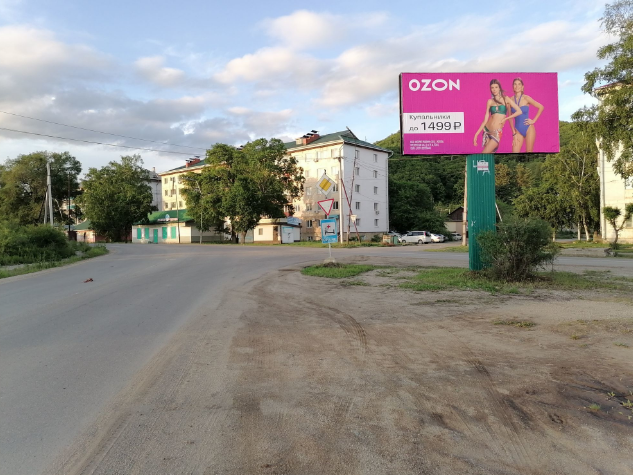 Фотография рекламного носителя, тип: Билборд 3x6, адрес: Кавалерово, Арсеньева ул. Х Набережная ул., Владивосток, Приморский край, Россия. Сторона А №792424