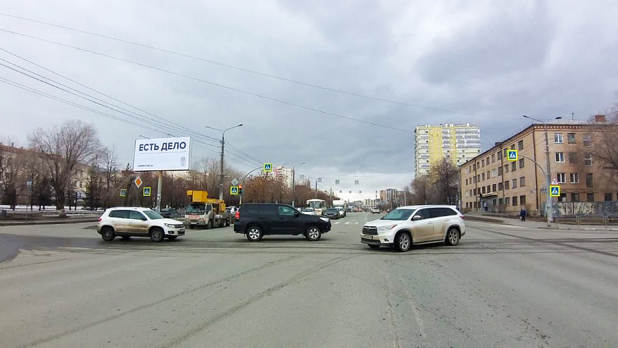 Фотография рекламного носителя, тип: Билборд 3x6, адрес: Доватора ул., д. 23 Х Сулимова ул., Челябинск, Челябинская область, Россия. Сторона В №954211