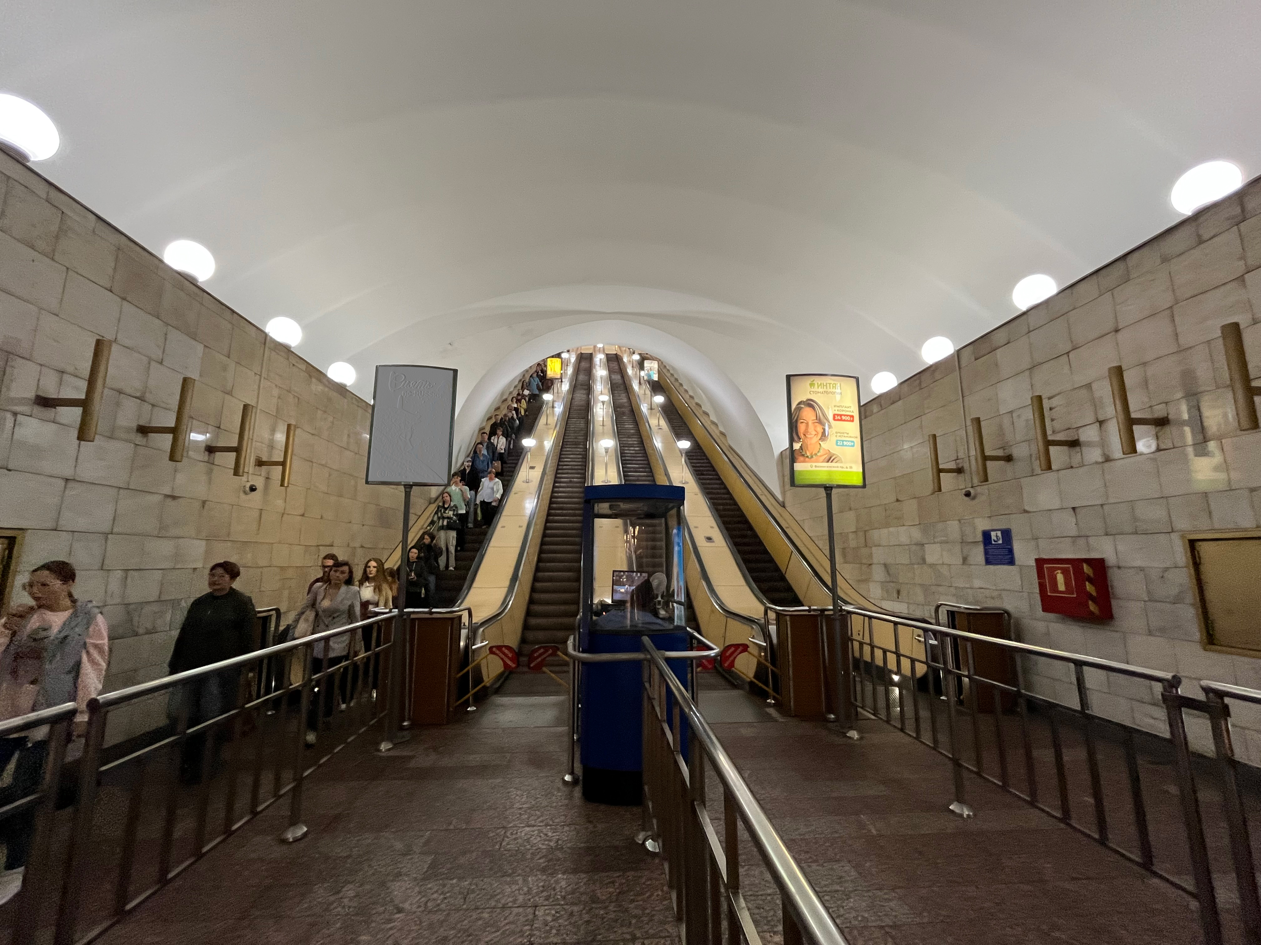 Фотография рекламного носителя, тип: Лайтбокс, адрес: Станция метро «Садовая», линия Фрунзенско-Приморская, Санкт-Петербург, Россия. Сторона/вариант А №1606184
