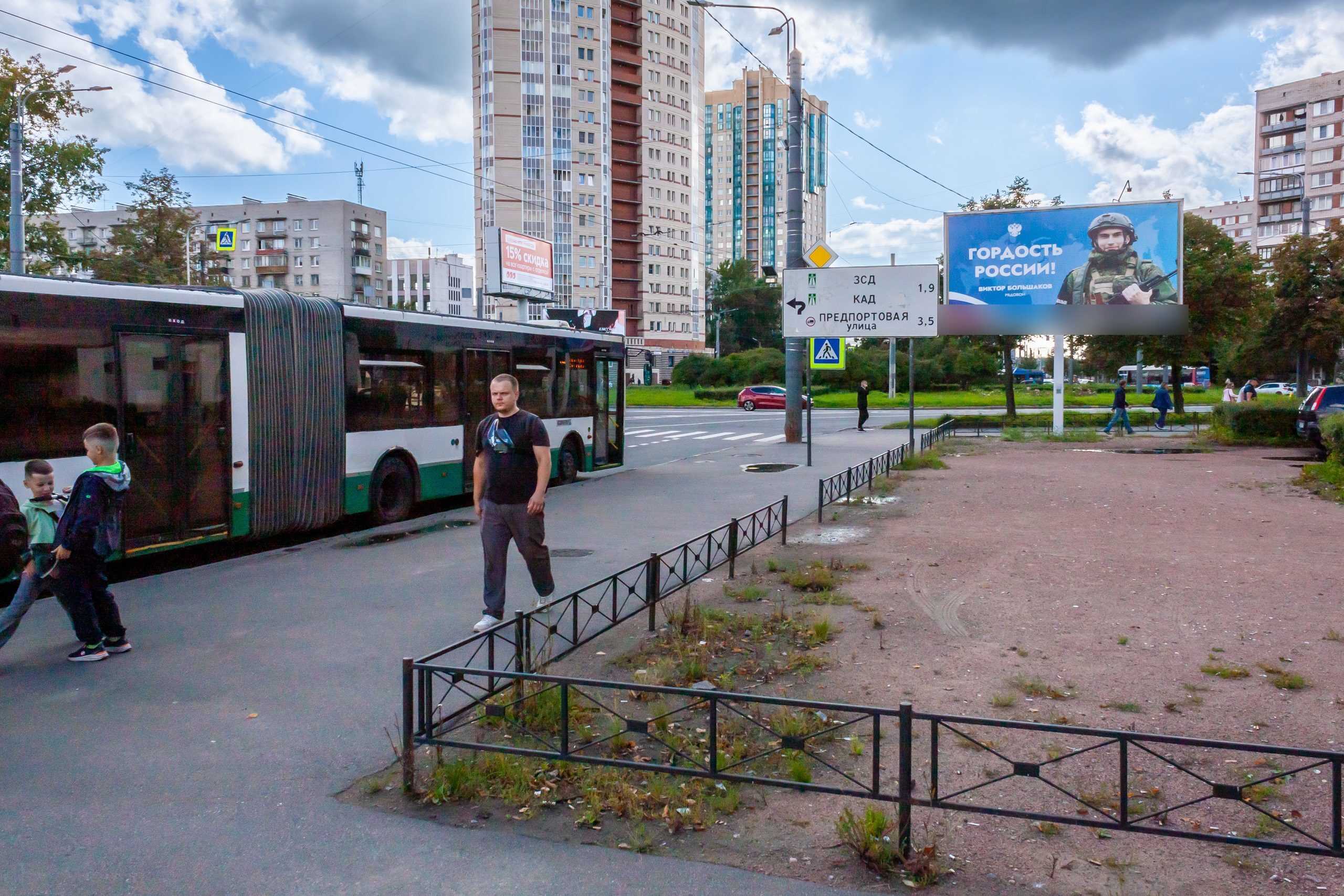 Фотография рекламного носителя, тип: Билборд 3x6, адрес: Ветеранов пр-т., д.7 X Дачный пр-т., Санкт-Петербург, Россия. Сторона А №106585