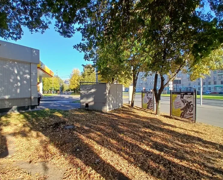 Фотография рекламного носителя, тип: Афиша 1.75x1.8, адрес: Академика Королева ул., ост. "Цандера ул.", поз.2, стенд 1, Москва, Россия. Сторона А2 №864981