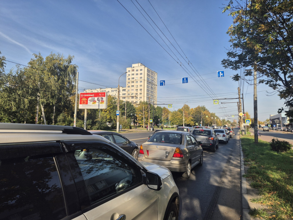 Фотография рекламного носителя, тип: Нестандартный билборд, адрес: Куконковых ул., д.126, Иваново, Ивановская область, Россия. Сторона Б1-Б3 №766103