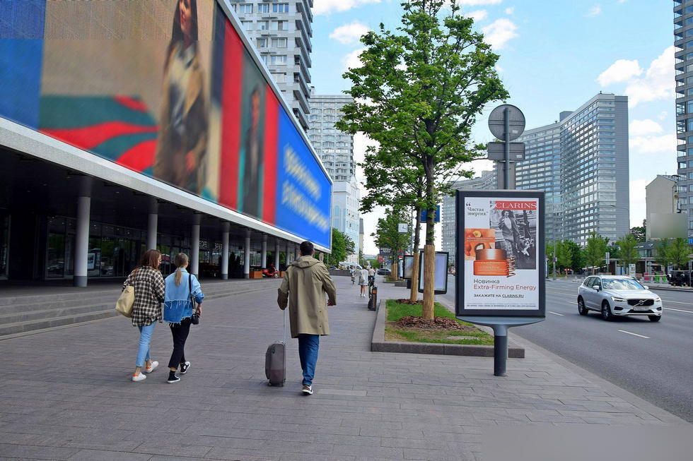 Фотография рекламного носителя, тип: Ситиформат 1.8x1.2, адрес: Новый Арбат ул., д.24, поз.4, Москва, Россия. Сторона Б №581860