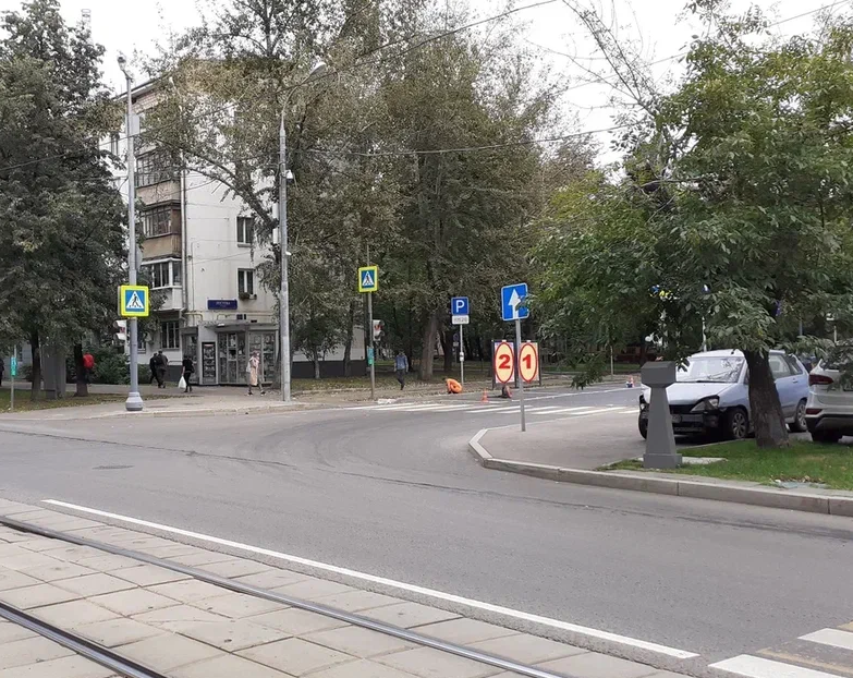 Фотография рекламного носителя, тип: Афиша 1.75x1.8, адрес: Лестева ул. X Шаболовка ул., д.59, корп.1, стенд 2, Москва, Россия. Сторона A №883774