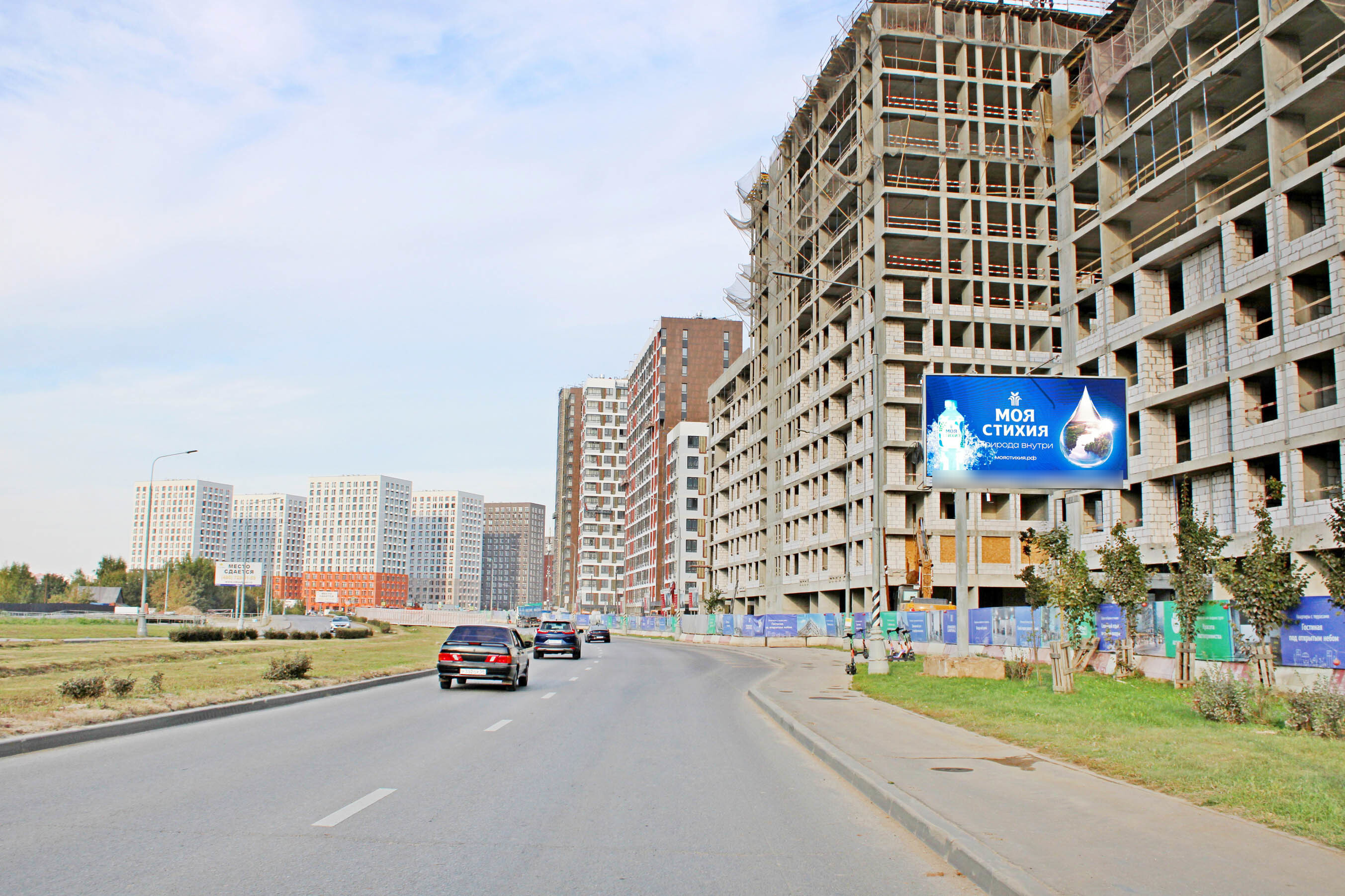 Фотография рекламного носителя, тип: Билборд 3x6, адрес: Коммунарка пос., Куприна пр-т., 300м после пересечения с Проектируемым пр-зд. №7048, Москва, Россия. Сторона А1 №1067417