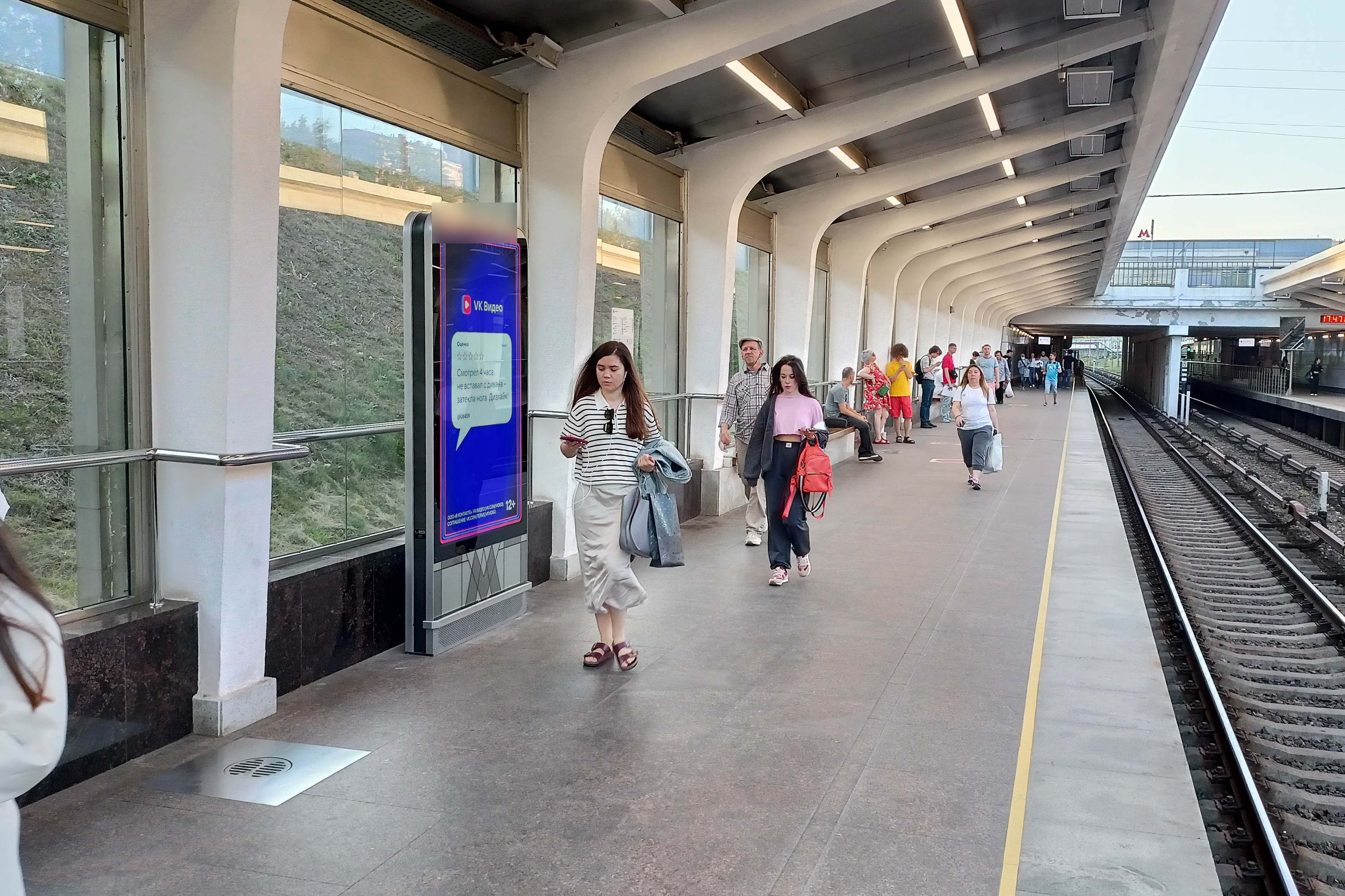 Фотография рекламного носителя, тип: Видеоэкран, адрес: Станция метро «Фили», линия Филёвская, Москва, Россия. Сторона/вариант А1 №1423390