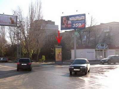 Фотография рекламного носителя, тип: Пиллар 3x1.4, адрес: 7-я Гвардейская ул. Х Коммунистическая ул., Волгоград, Волгоградская область, Россия. Сторона A №82854