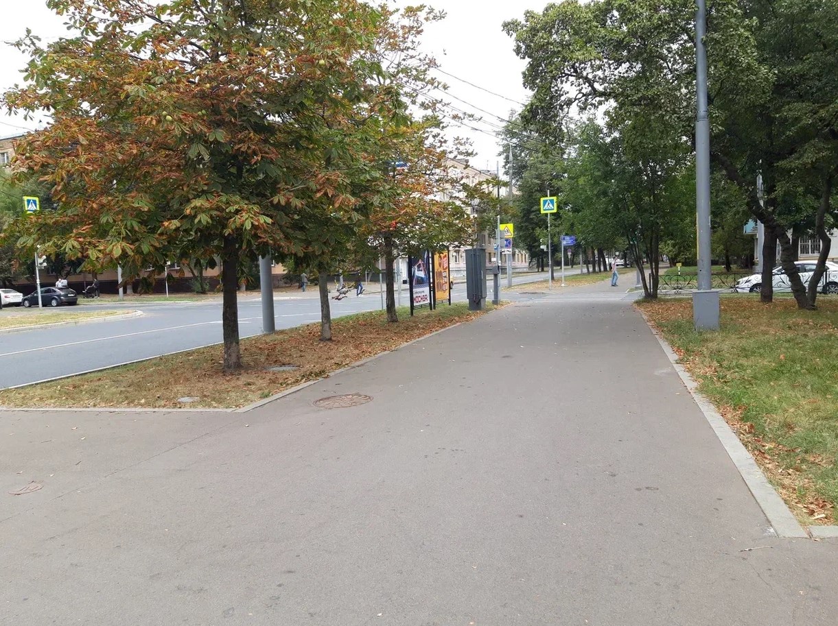 Фотография рекламного носителя, тип: Афиша 1.75x1.8, адрес: Рокоссовского Маршала б-р., д.19/20, стенд 1, Москва, Россия. Сторона B №866003