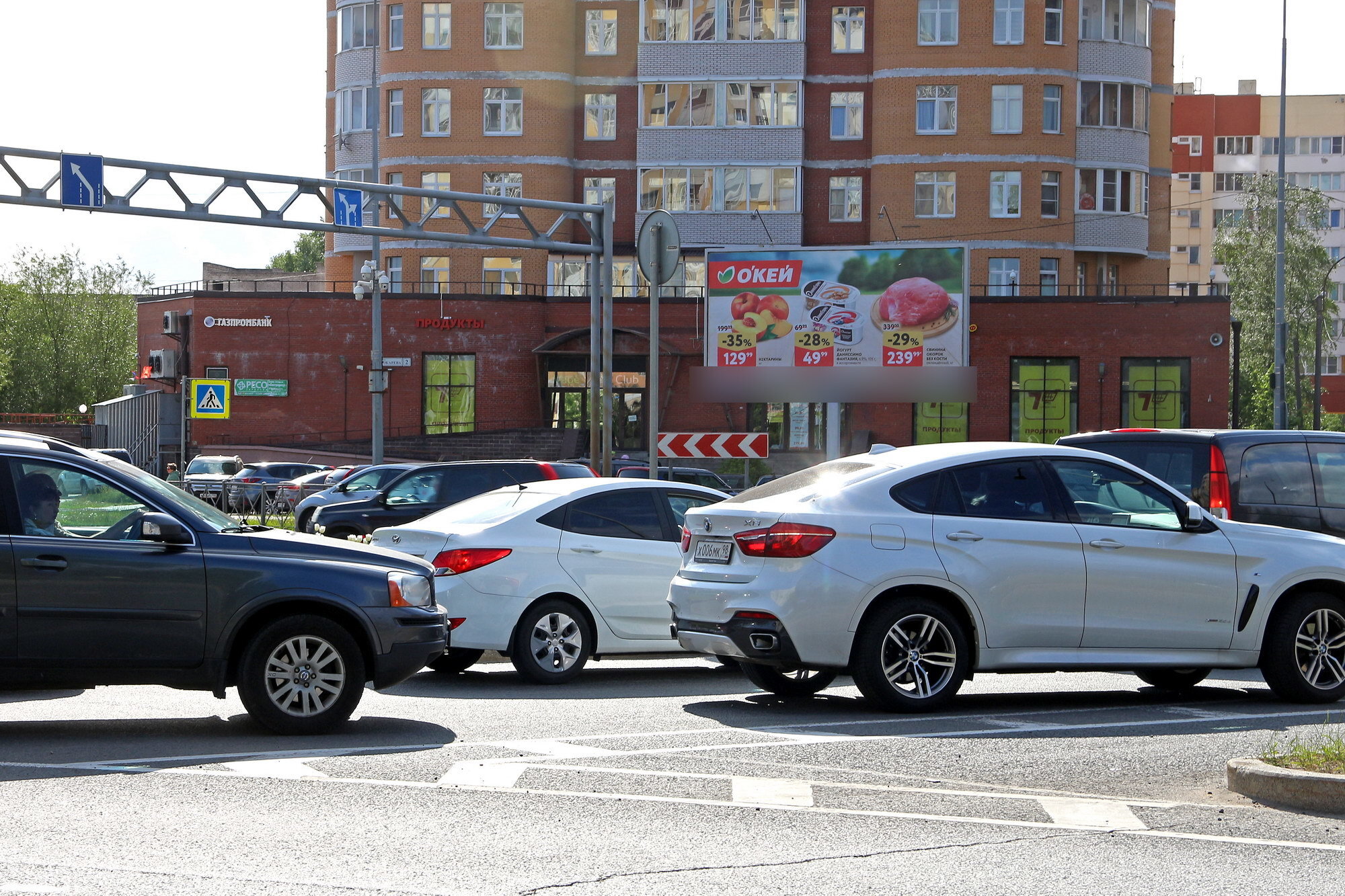Фотография рекламного носителя, тип: Билборд 3x6, адрес: Сестрорецк г., Приморское ш. Х Транспортная ул. X Токарева ул., д.2, Санкт-Петербург, Россия. Сторона А №121262