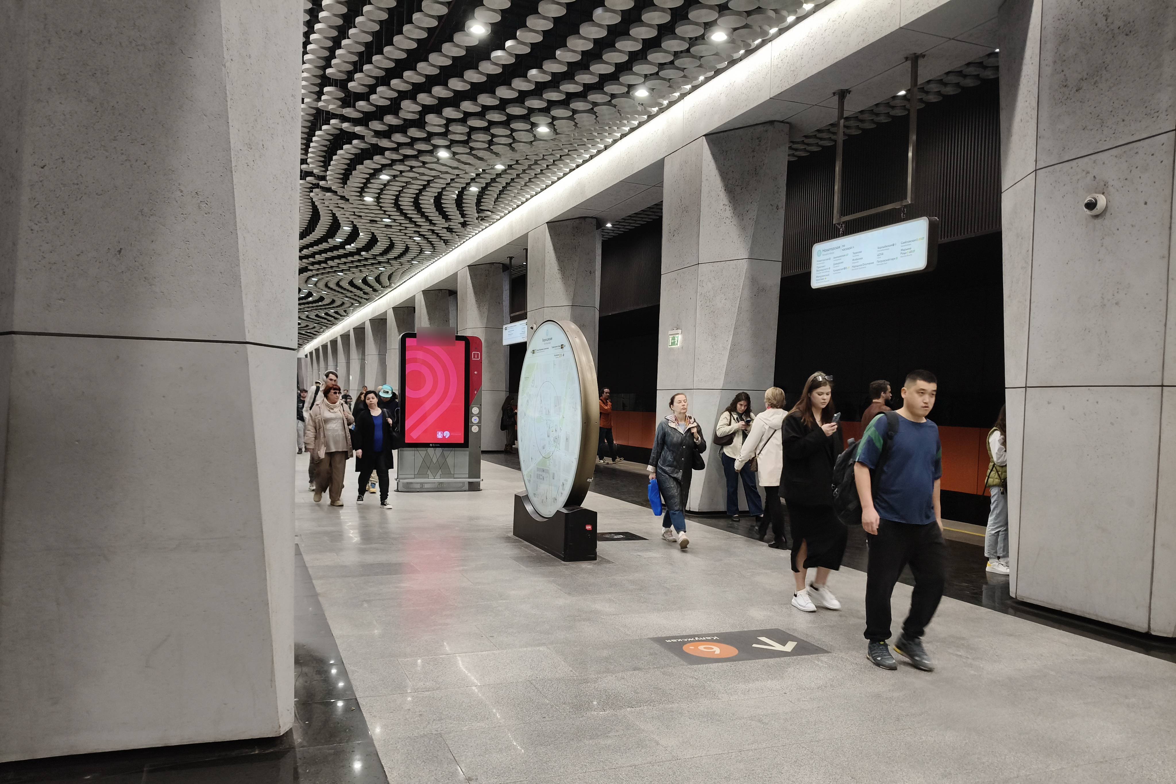 Фотография рекламного носителя, тип: Видеоэкран, адрес: Станция метро «Воронцовская», линия Большая кольцевая, Москва, Россия. Сторона/вариант А1 №1420067