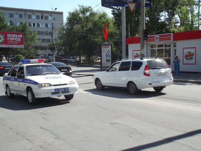 Фотография рекламного носителя, тип: Пиллар 3x1.4, адрес: 7-я Гвардейская ул. Х Коммунистическая ул., Волгоград, Волгоградская область, Россия. Сторона С №82856