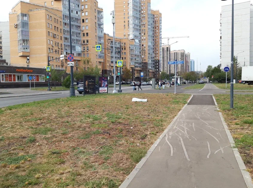 Фотография рекламного носителя, тип: Афиша 1.75x1.8, адрес: Братиславская ул., д.5, стенд 1, Москва, Россия. Сторона B №1349581