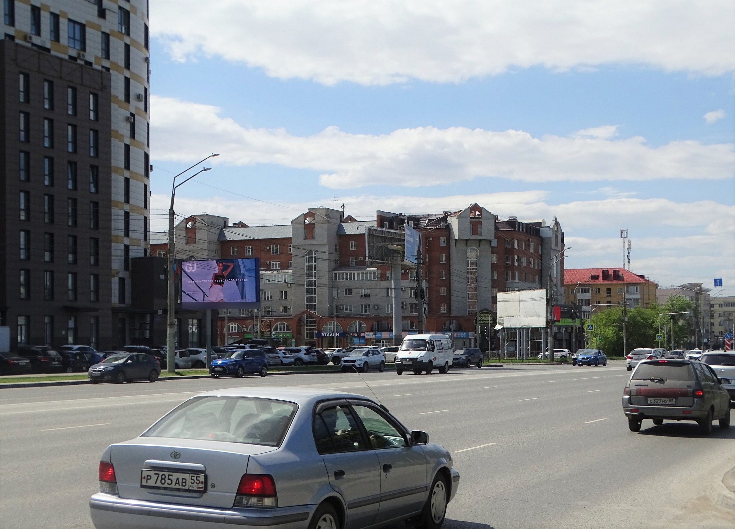 Фотография рекламного носителя, тип: Билборд 3x6, адрес: Масленникова ул. Х Маршала Жукова ул., Омск, Омская область, Россия. Сторона Б1 №125103