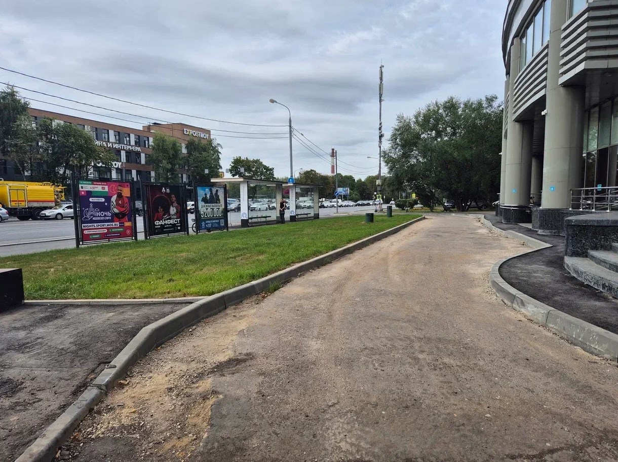 Фотография рекламного носителя, тип: Афиша 1.75x1.8, адрес: Севастопольский пр-т., д 47а, стенд 3, Москва, Россия. Сторона B №887368