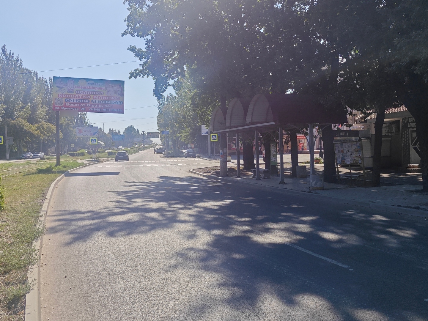 Фотография рекламного носителя, тип: Билборд 3x6, адрес: Ленина ул., д.22, поз.2, Донецк, Донецкая область, Россия. Сторона А №1348122