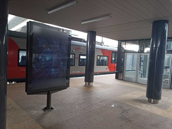 Фотография рекламного носителя, тип: Ситиформат 1.8x1.2, адрес: Крюково ст., платформа 4, поз.3, Московская область, Россия. Сторона А2 №1326549