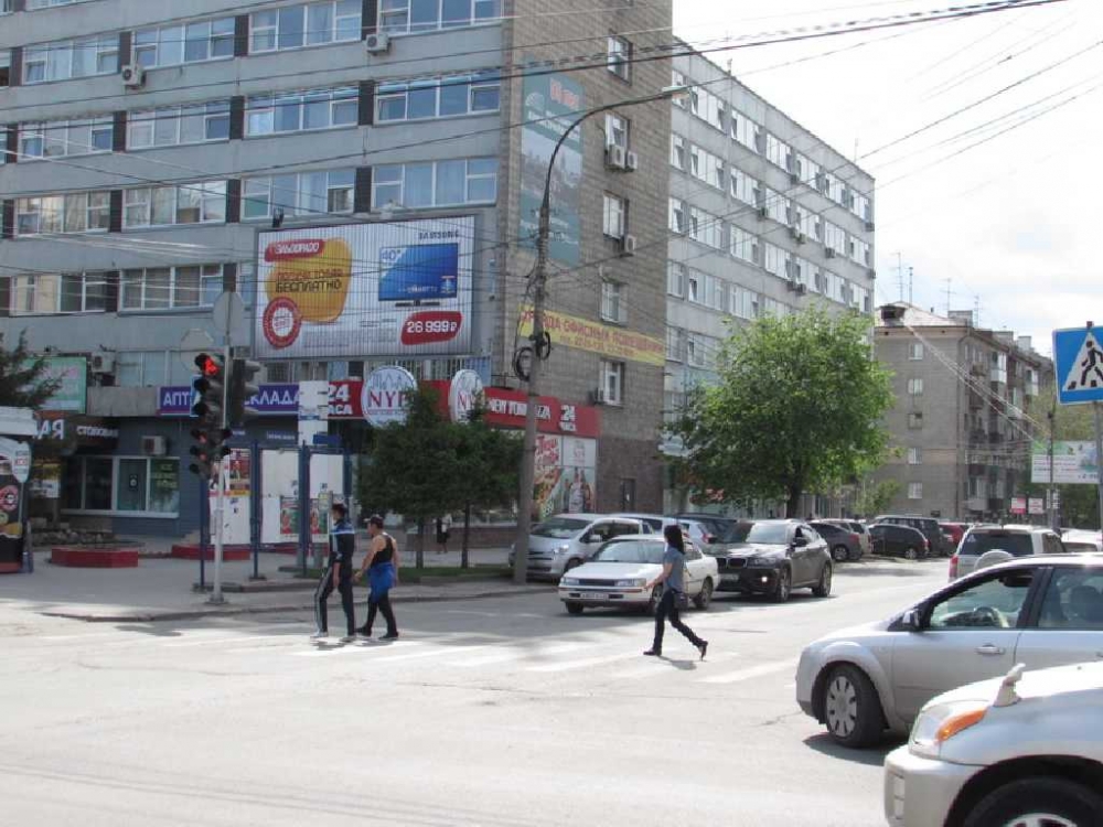 Фотография рекламного носителя, тип: Билборд 3x6, адрес: Фрунзе ул. Х Красный пр-т., Новосибирск, Новосибирская область, Россия. Сторона B1-B3 №184632