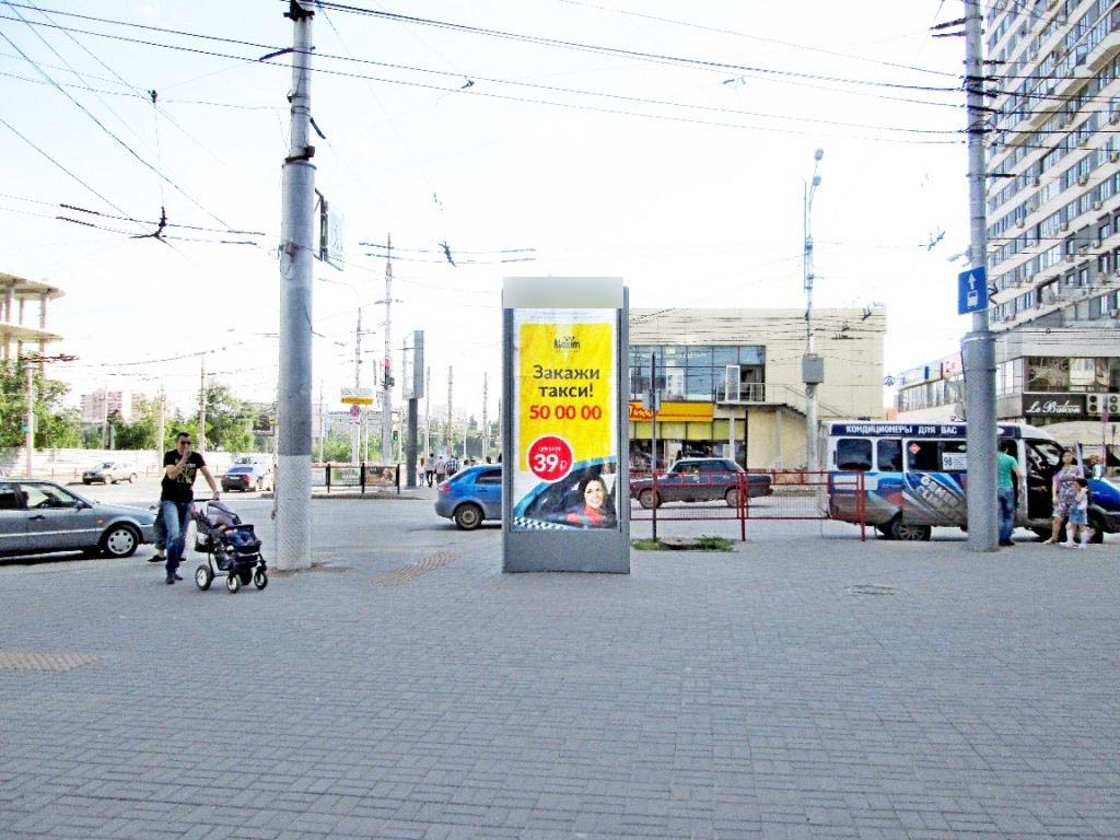 Фотография рекламного носителя, тип: Пиллар 3x1.4, адрес: Краснознаменская ул. Х Ленина пр-т., Волгоград, Волгоградская область, Россия. Сторона С №82859