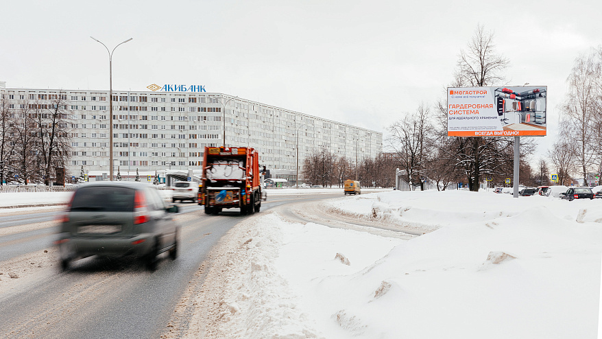 Фотография рекламного носителя, тип: Билборд 3x6, адрес: Хасана Туфана пр-т., д.6/01, поз.2, Набережные Челны, Республика Татарстан, Россия. Сторона A №685877
