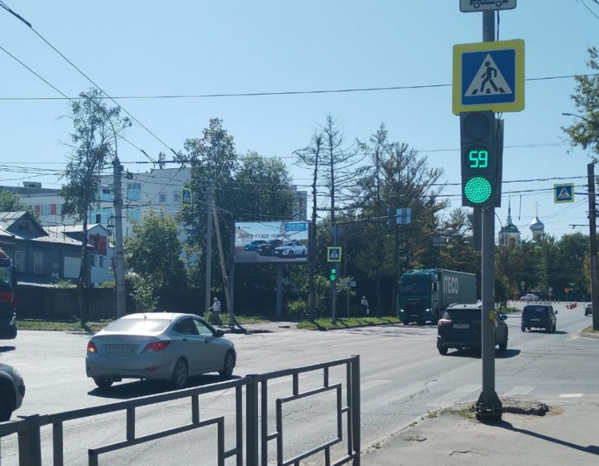 Фотография рекламного носителя, тип: Билборд 3x6, адрес: Предтеченская ул. Х Зосимовская ул., Вологда, Вологодская область, Россия. Сторона Б1-Б10 №643278