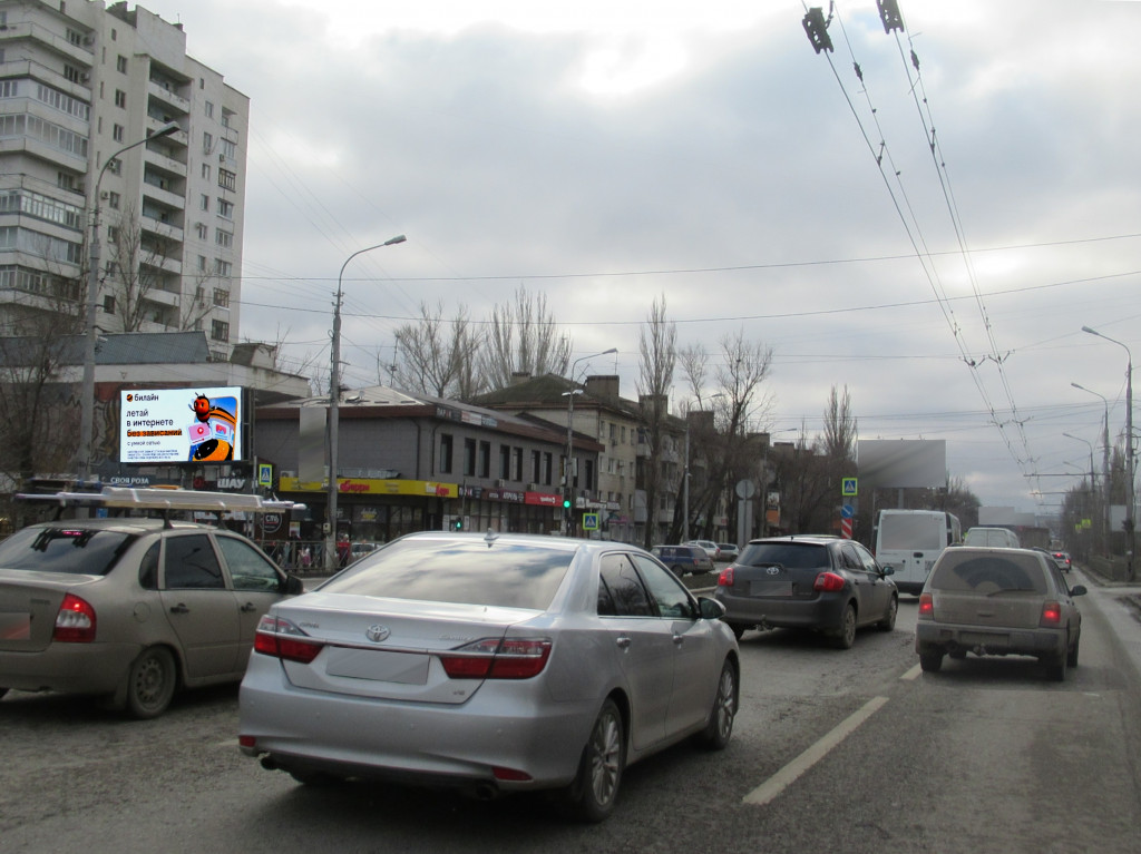 Фотография рекламного носителя, тип: Билборд 3x6, адрес: Университетский пр-т., д.68а Х Родниковая ул., Волгоград, Волгоградская область, Россия. Сторона Б1 №1349890
