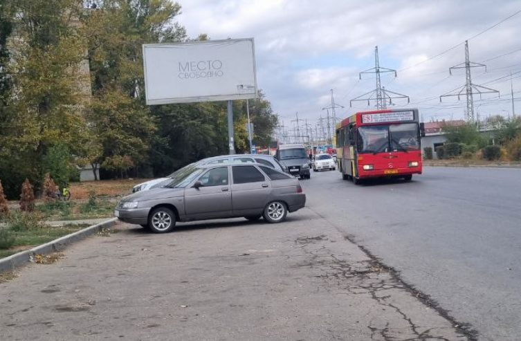 Фотография рекламного носителя, тип: Билборд 3x6, адрес: Тархова ул., д.6 Х Строителей пр-т., Саратов, Саратовская область, Россия. Сторона В №1334260
