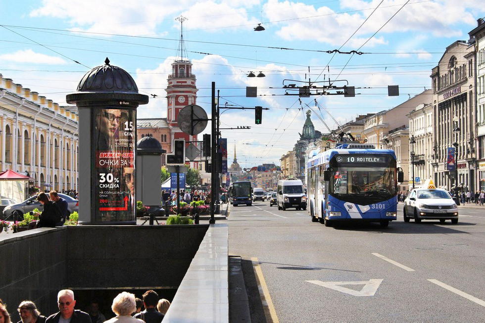 Фотография рекламного носителя, тип: Пиллар 3x1.4, адрес: Невский пр-т. Х Садовая ул., д.16, Санкт-Петербург, Россия. Сторона Б №144370