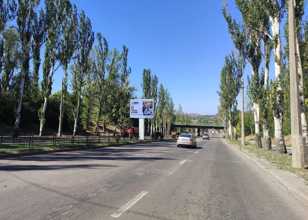 Фотография рекламного носителя, тип: Ситиборд 2.7x3.7, адрес: Ленинский пр-т., д.63, Донецк, Донецкая область, Россия. Сторона A1-A10 №1404008