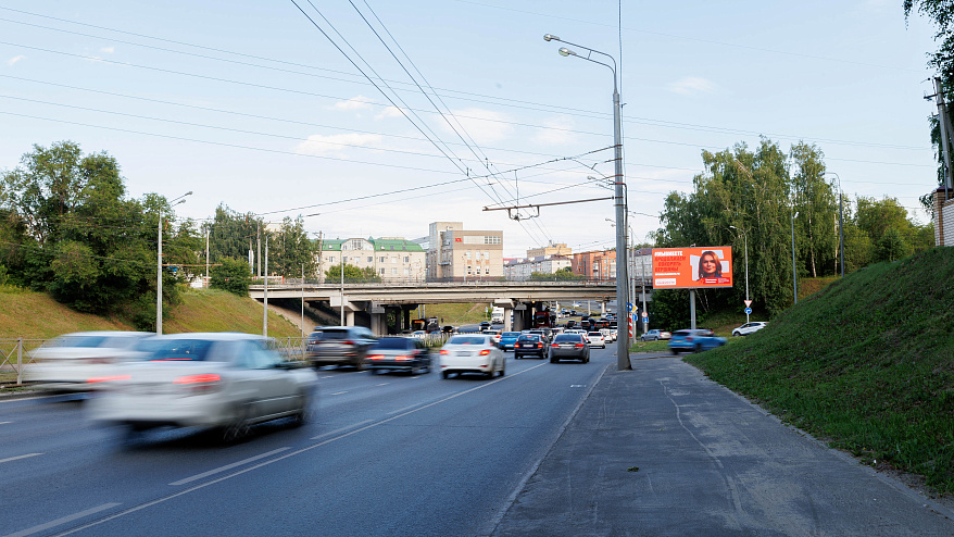 Фотография рекламного носителя, тип: Билборд 3x6, адрес: ул. Ямашева, при движении от ул.Чистопольская в сторону ул.Академика Арбузова, Казань, Республика Татарстан, Россия. Сторона A1-A10 №1096617
