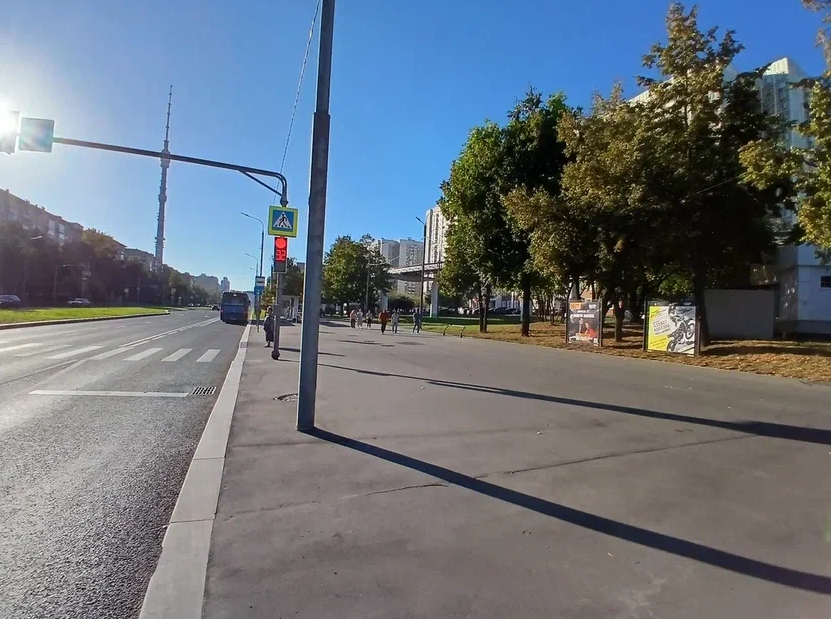 Фотография рекламного носителя, тип: Афиша 1.75x1.8, адрес: Академика Королева ул., ост. "Цандера ул.", поз.2, стенд 1, Москва, Россия. Сторона A №864980