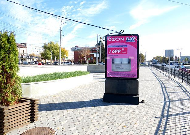 Фотография рекламного носителя, тип: Ситиформат 1.8x1.2, адрес: Красный путь ул., д.2, Омск, Омская область, Россия. Сторона Б №649626