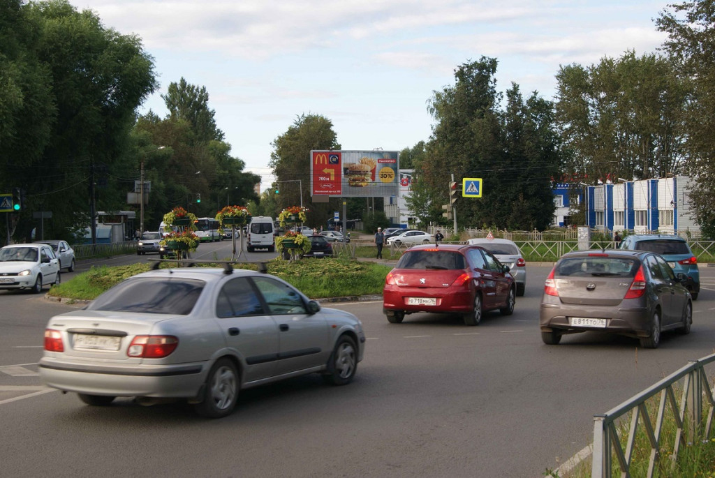 Фотография рекламного носителя, тип: Билборд 3x6, адрес: Суздальское ш. Х Гоголя ул., Ярославль, Ярославская область, Россия. Сторона A1-A3 №109705