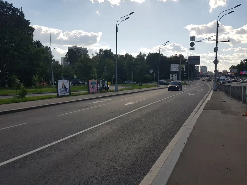 Фотография рекламного носителя, тип: Афиша 1.75x1.8, адрес: Волоколамское ш., д.26, поз.2, стенд 3, Москва, Россия. Сторона A №882543